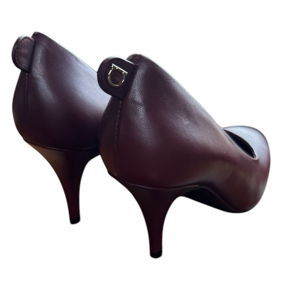 Salvatore Ferragamo Judy Nebbiolo Nappa Calf Gancini Logo Pumps Size 6.5 C - Picture 6 of 7